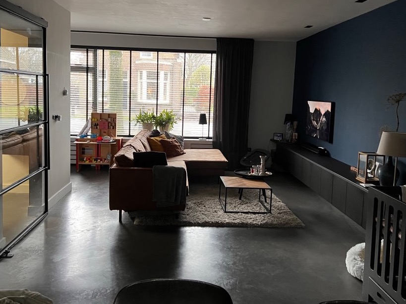 Woonkamer met speelkeuken