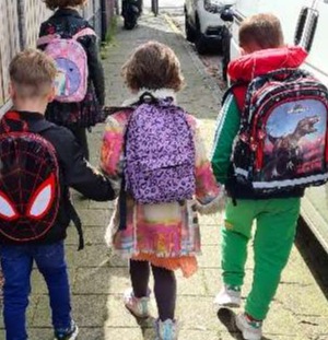 lopend van school naar gastouder