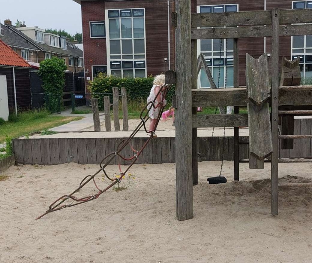 Lekker naar de speeltuin