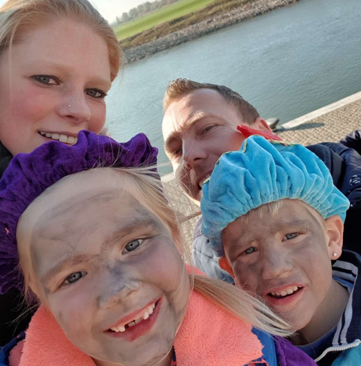 Mijn partner en 2 kids en ikzelf
