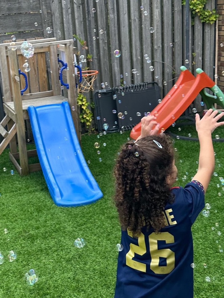 Heerlijk buitenspelen in de tuin