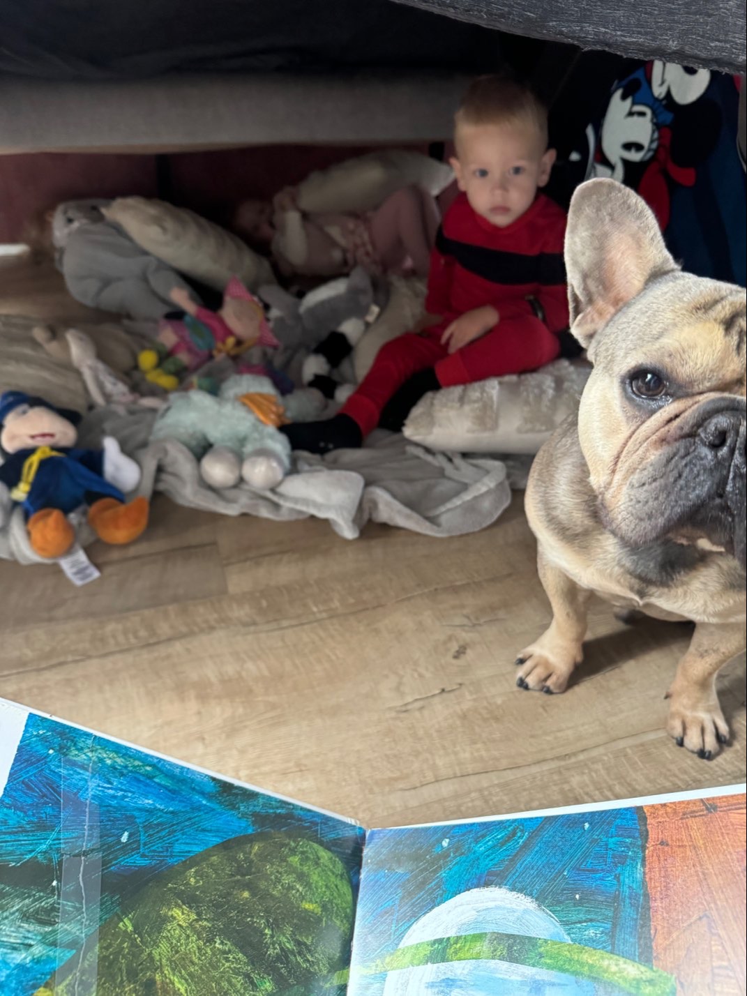 Boekjes voorlezen in de tent  