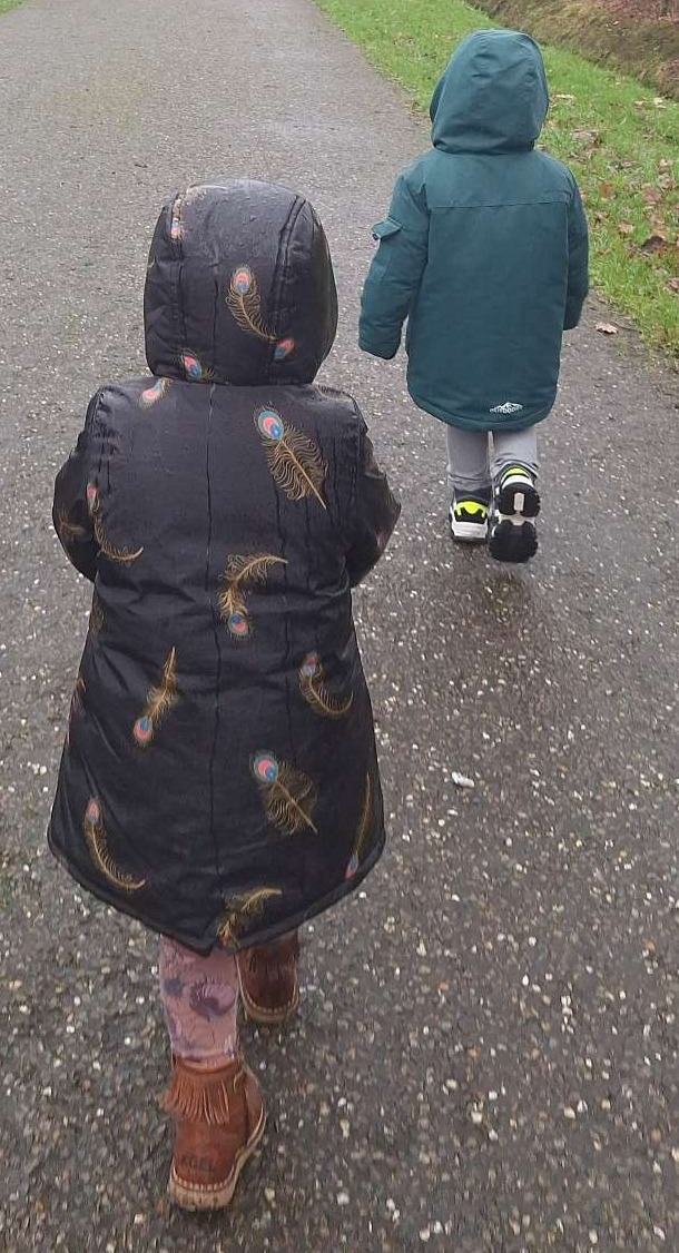 Samen wandelen/de hond uitlaten