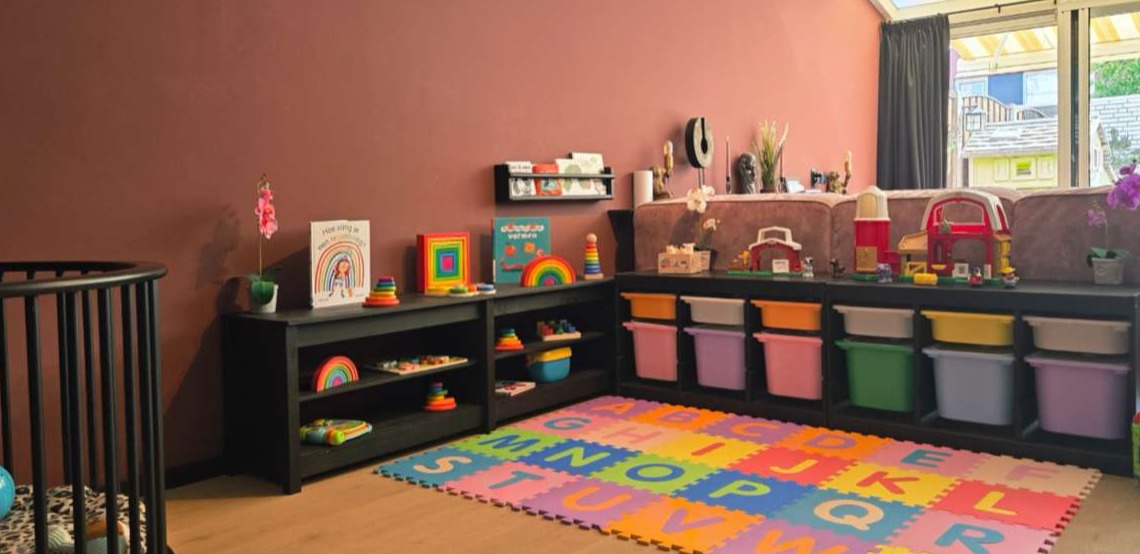 speelhoek in de woonkamer 